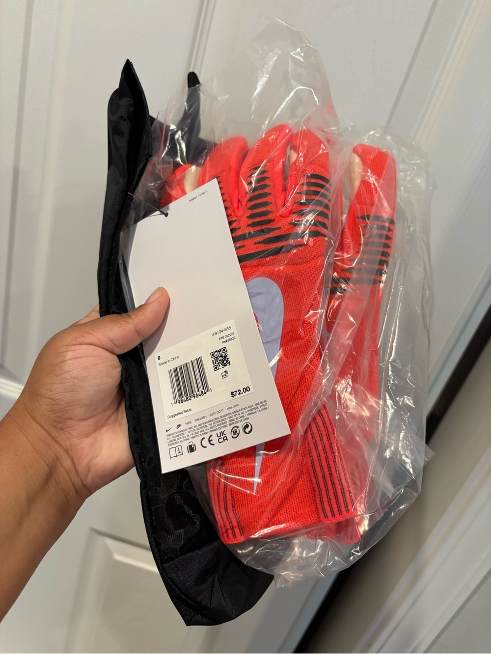 Nike Dynamic Fit Soccer Goalkeeper Gloves Men’s Size 9 New IF8194-635